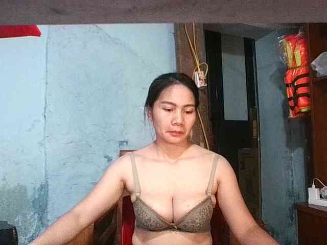 EllaShow93 webcam