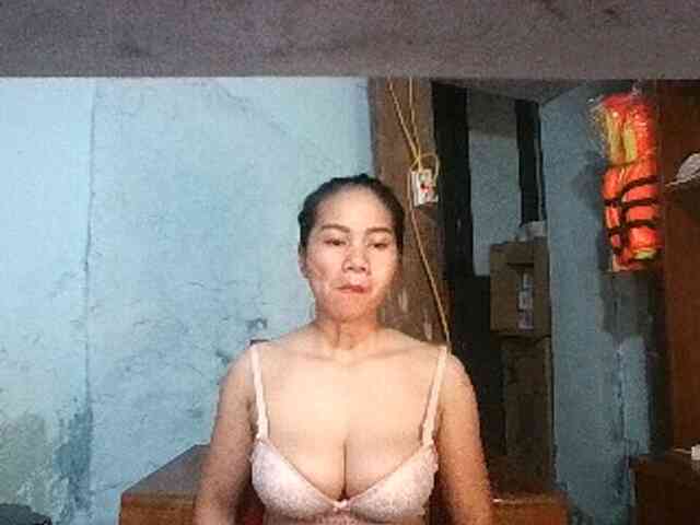 EllaShow93 webcam