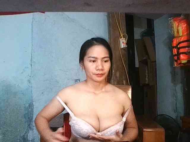EllaShow93 webcam