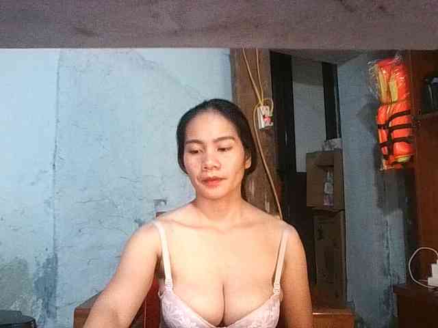 EllaShow93 webcam