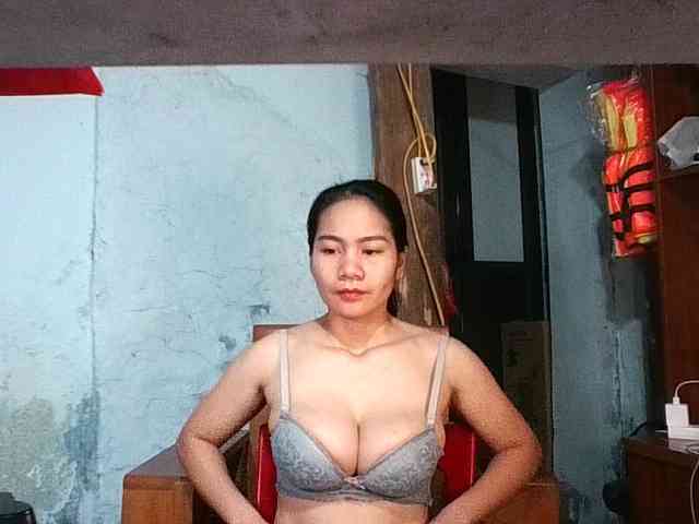 EllaShow93 webcam