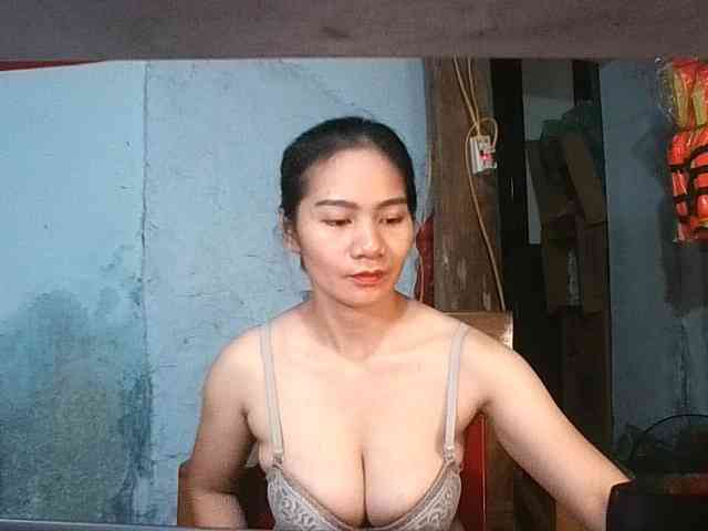EllaShow93 webcam