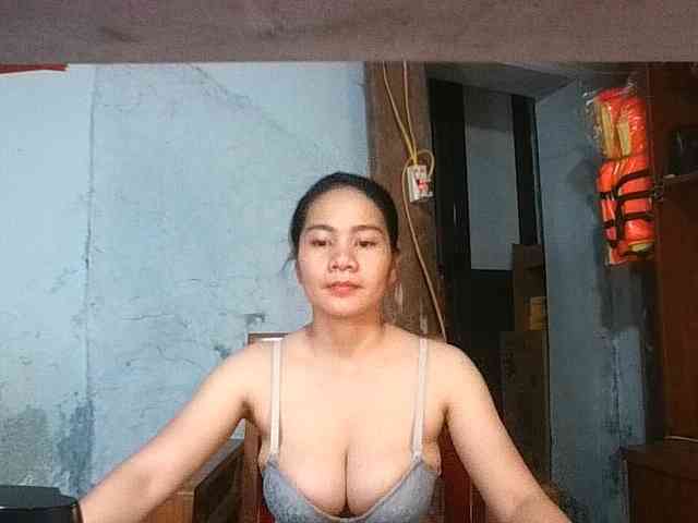 EllaShow93 webcam