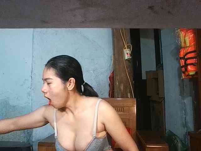 EllaShow93 webcam