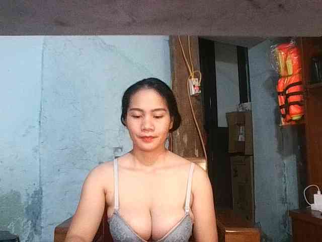 EllaShow93 webcam
