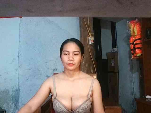 EllaShow93 webcam
