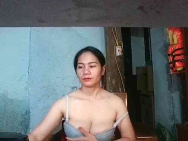 EllaShow93 webcam