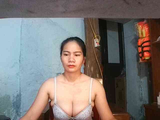 EllaShow93 webcam