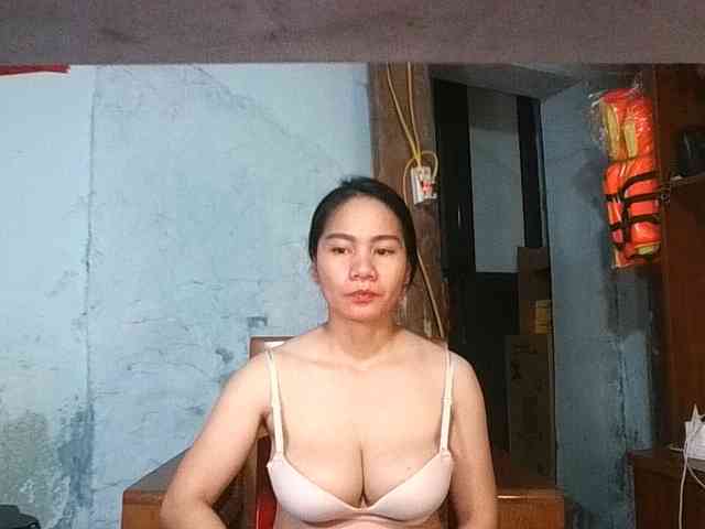 EllaShow93 webcam