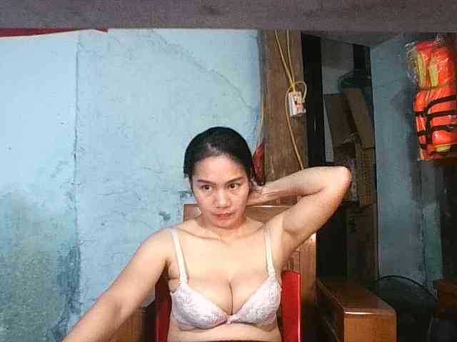 EllaShow93 webcam