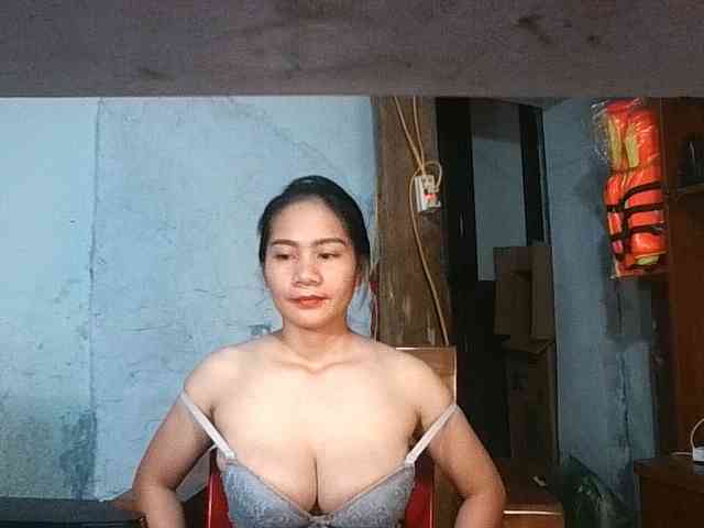 EllaShow93 webcam