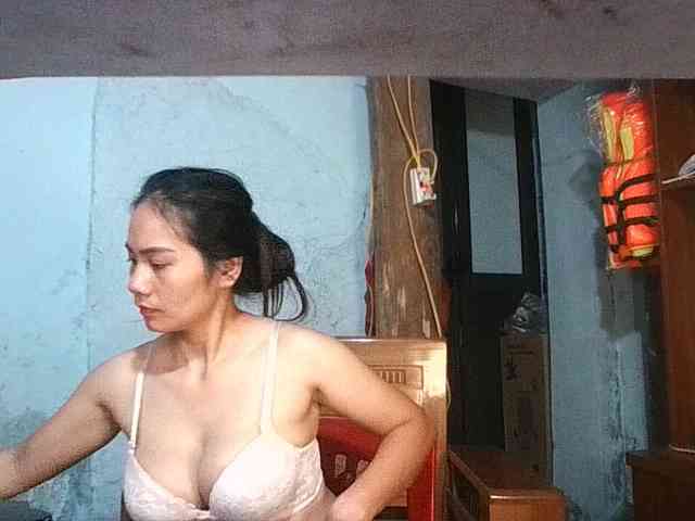 EllaShow93 webcam