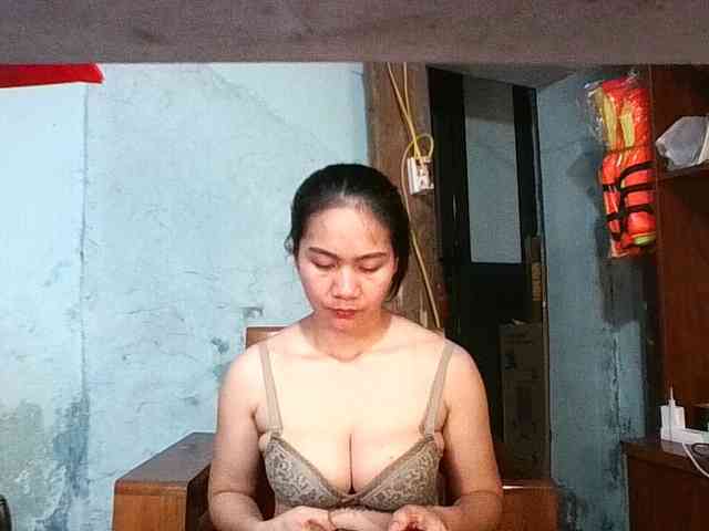 EllaShow93 webcam