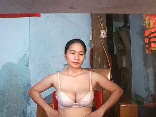 EllaShow93 webcam