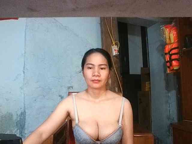 EllaShow93 webcam