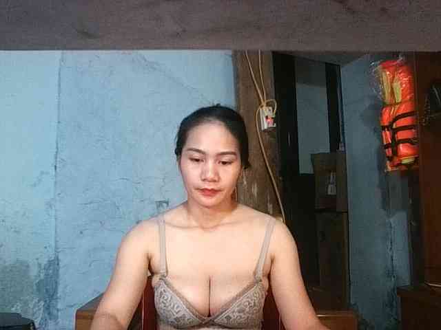 EllaShow93 webcam