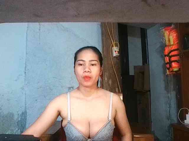 EllaShow93 webcam