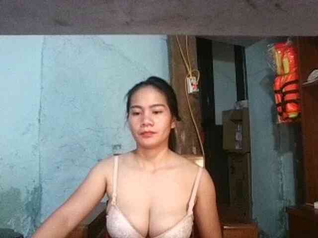 EllaShow93 webcam