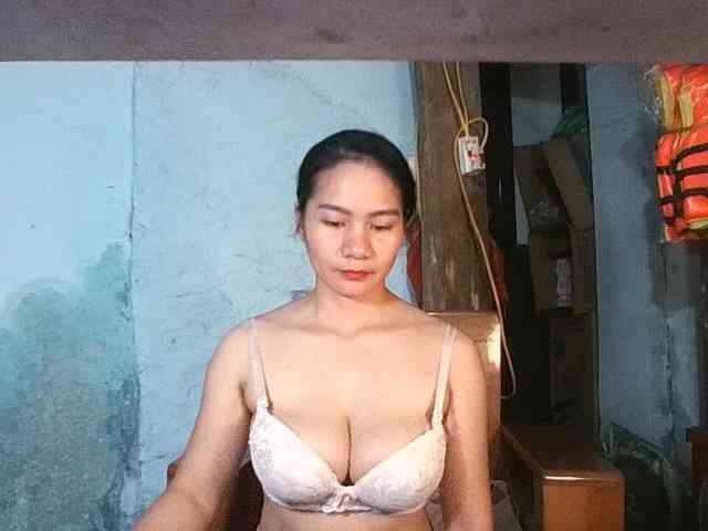 EllaShow93 webcam