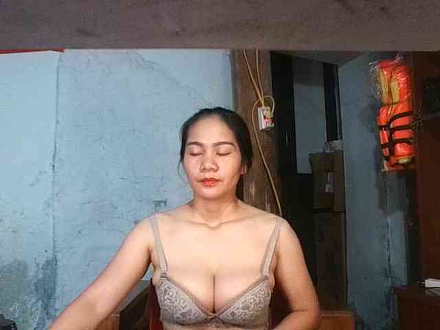 EllaShow93 webcam