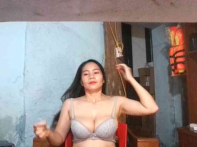 EllaShow93 webcam