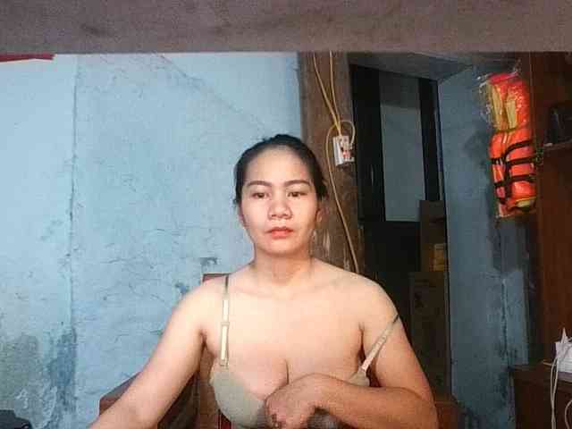 EllaShow93 webcam