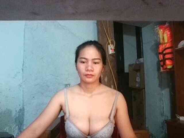 Model: EllaShow93