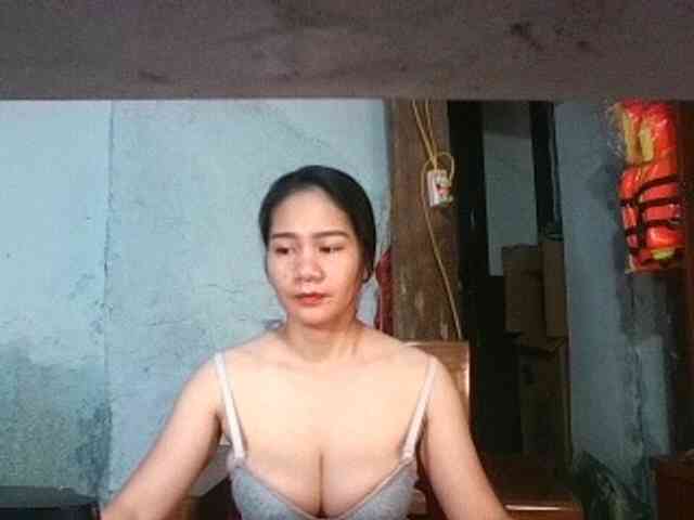 EllaShow93 webcam