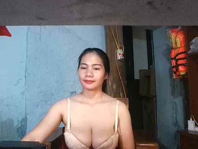 EllaShow93 webcam