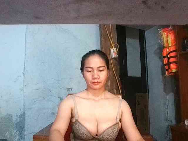 EllaShow93 webcam