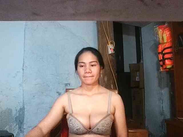 EllaShow93 webcam