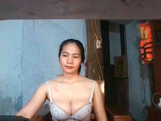 EllaShow93 webcam