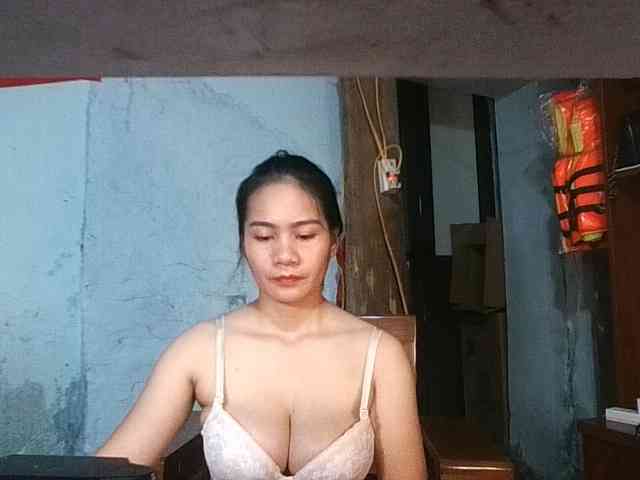 EllaShow93 webcam