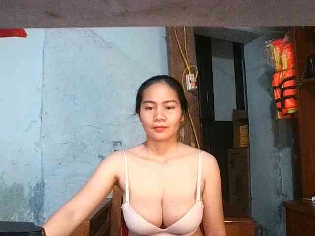 EllaShow93 webcam