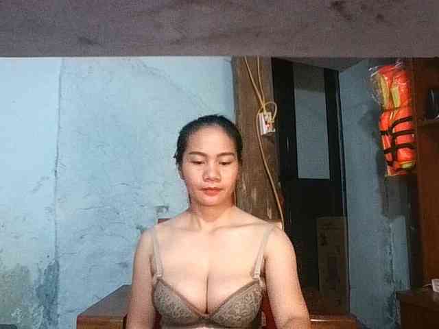 EllaShow93 webcam