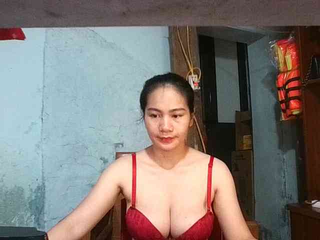 EllaShow93 webcam