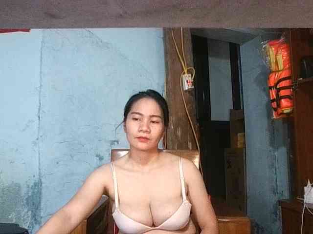 EllaShow93 webcam