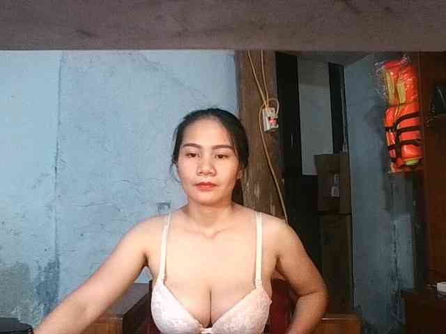 EllaShow93 webcam