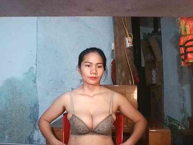 EllaShow93 webcam