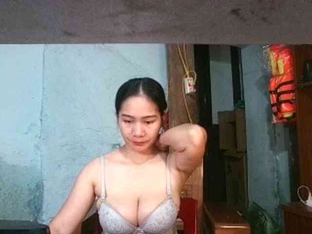 EllaShow93 webcam