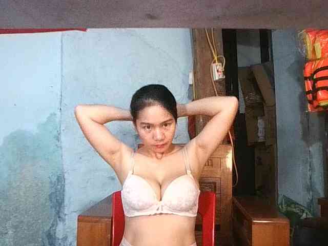EllaShow93 webcam