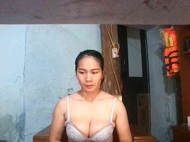 EllaShow93 webcam