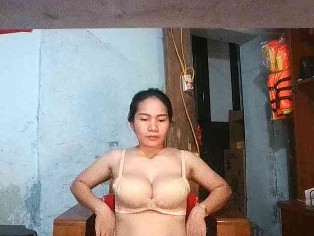 EllaShow93 webcam