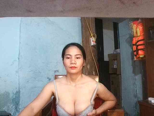 EllaShow93 webcam