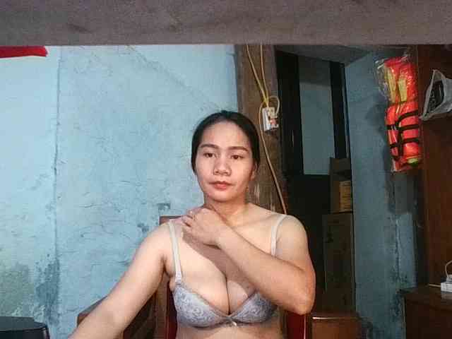 EllaShow93 webcam