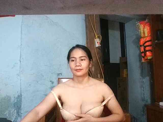 EllaShow93 webcam