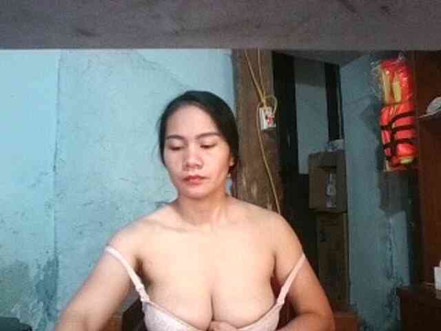 EllaShow93 webcam