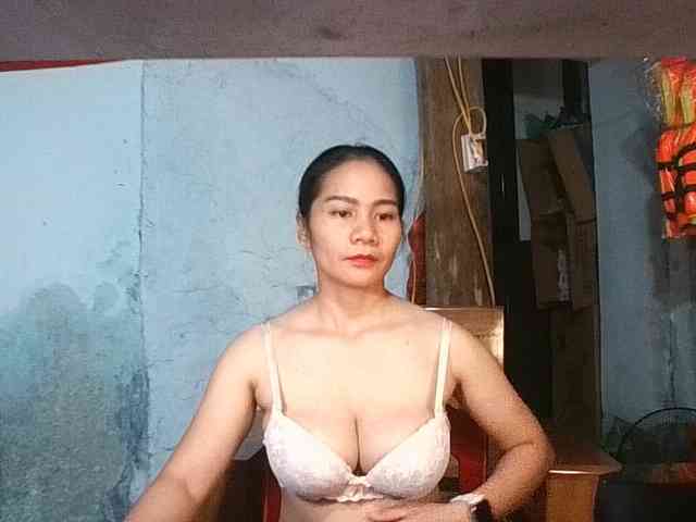 EllaShow93 webcam