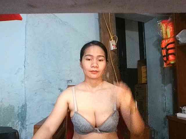 EllaShow93 webcam