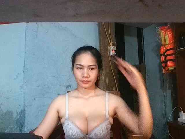 EllaShow93 webcam